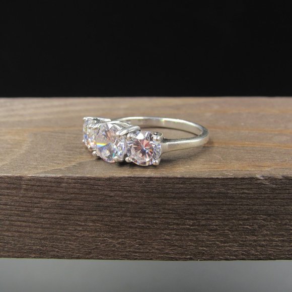 Size 7 Sterling Silver Amazing Triple Cubic Zirconia Band Ring Vintage - Picture 4 of 9